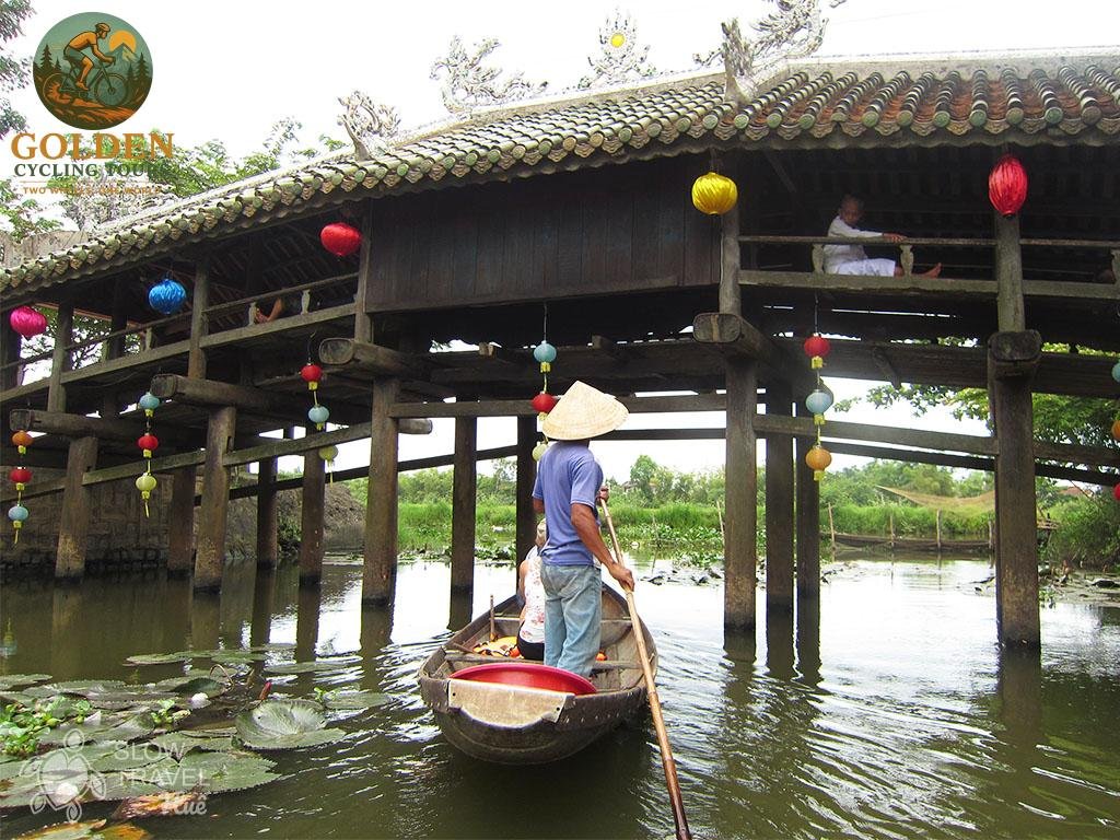 Hue Countryside Discovery: Thanh Toan Bridge & Chuon Lagoon Biking Tour